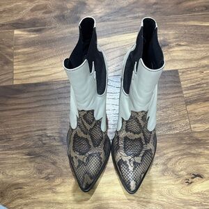 Lola Cruz Women's Snakeskin and White Leather Ankle Boots